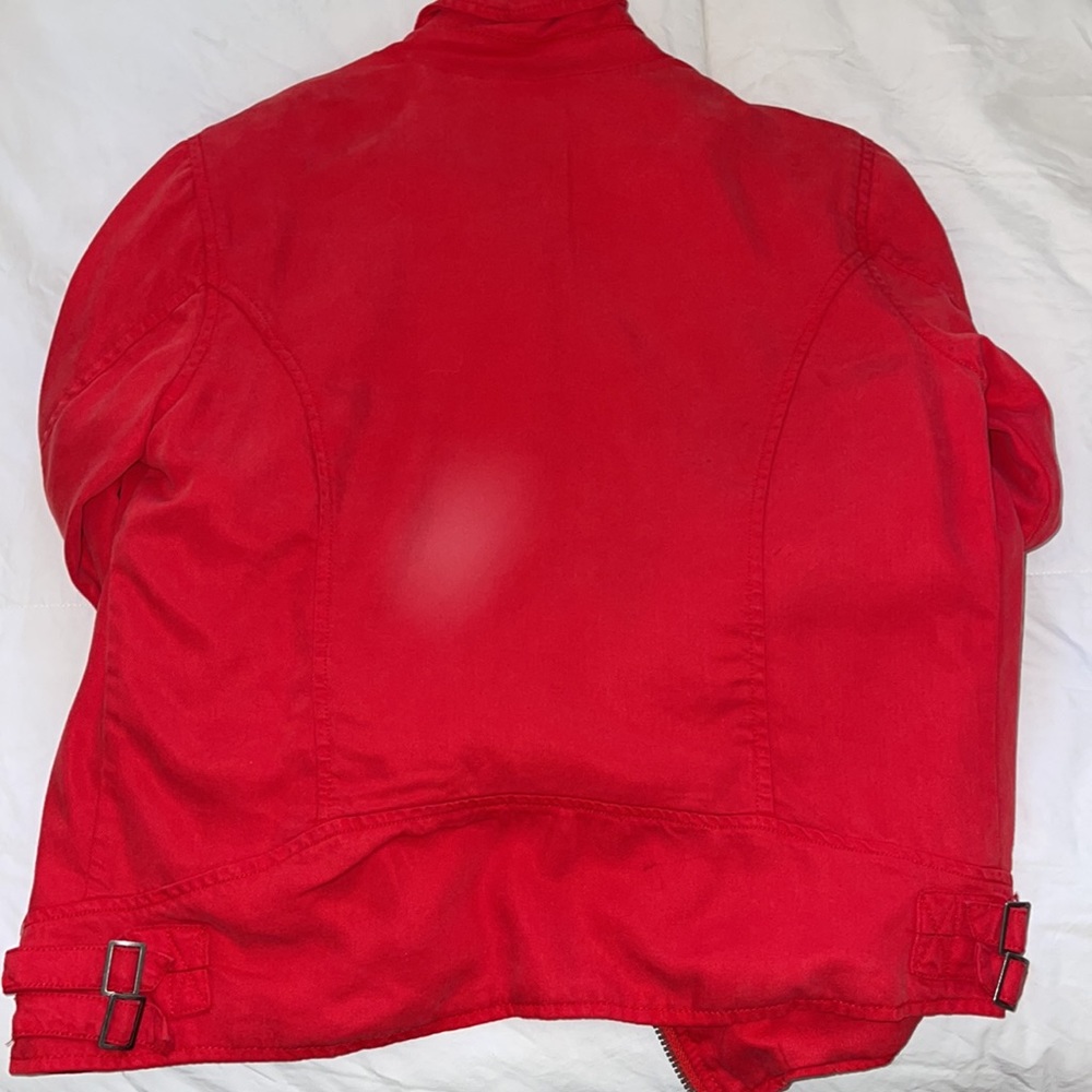 Red jacket - Picture 4 of 4